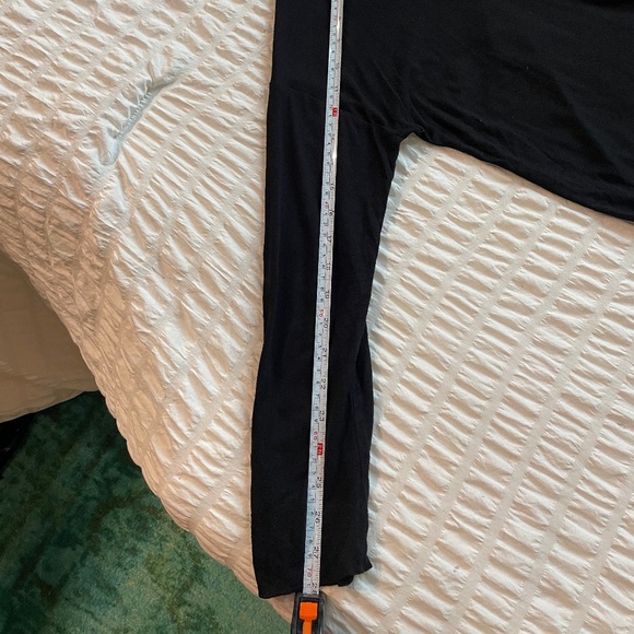 🌟 Boho Black V Neck Long Sleeve Draped Surplice Top Size L - Picture 10 of 10